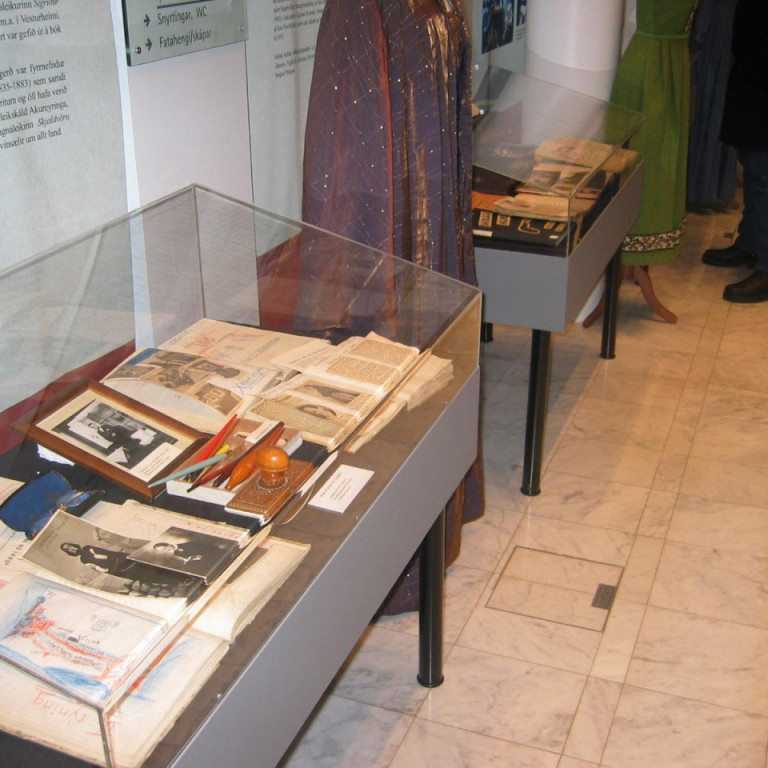 423605de49f8cfa29a3ec51cc06f4aa9