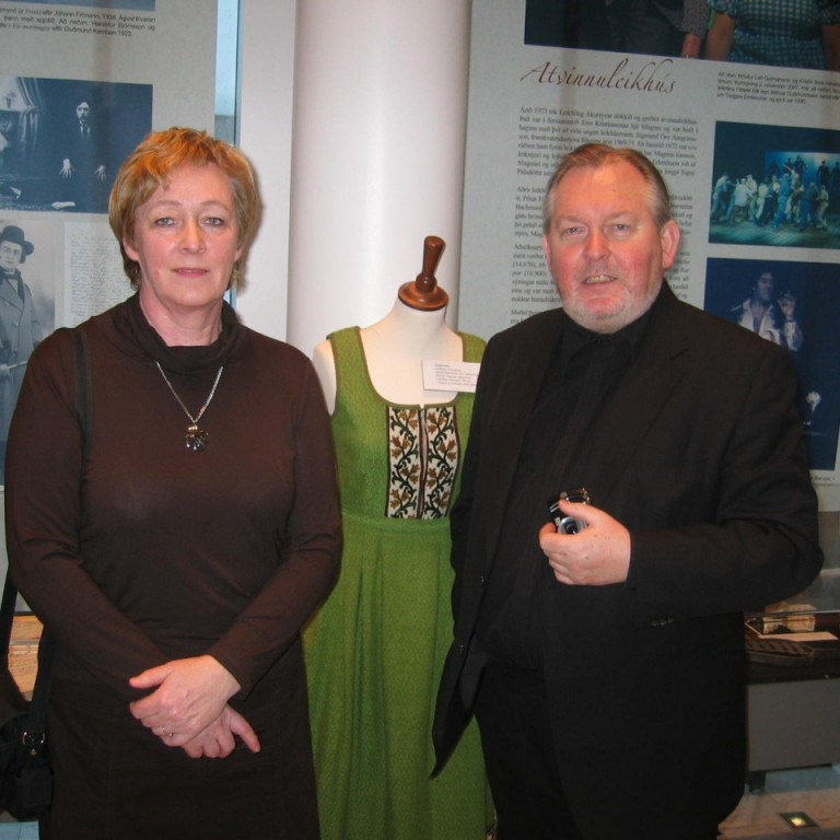 592e66a9715662a1cb6e61a82b60c906