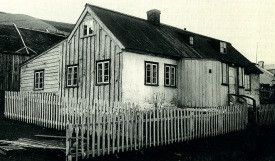 Aðalstræti 50, myndintekin um það leyti sem sr. Matthías flytur þaðan