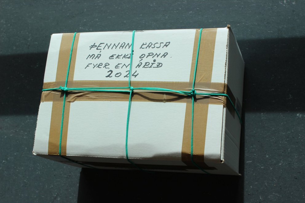 Lokaður pakki opnaður