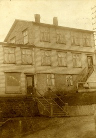 Spítalavegur 1, óvíst er hvenær myndin var tekin