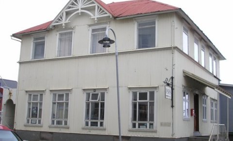 Hafnarstræti 90 þar sem verslun KEA var til húsa 1898-1930