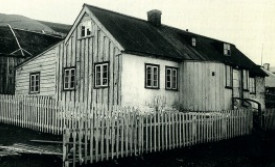 Aðalstræti 50, myndintekin um það leyti sem sr. Matthías flytur þaðan