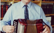 Einar með harmonikkuna