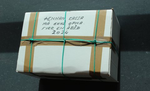 Lokaður pakki opnaður